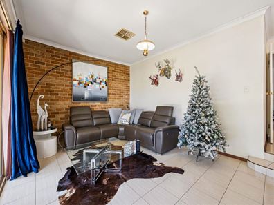 121 Aitken Drive, Winthrop WA 6150
