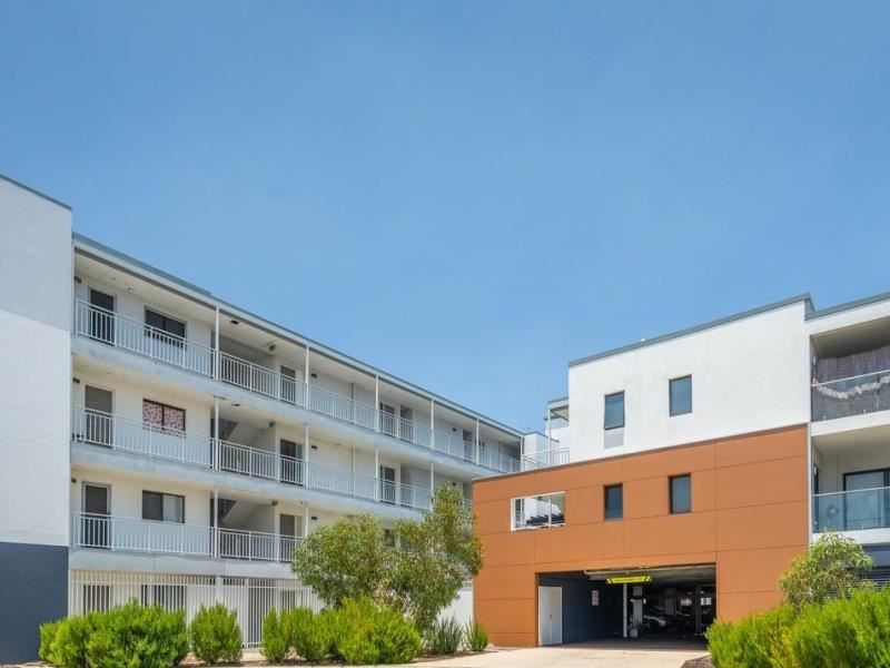210/348 Railway Parade, Beckenham WA 6107