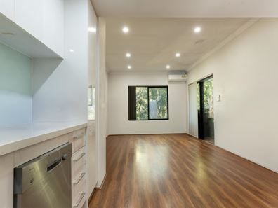 210/348 Railway Parade, Beckenham WA 6107