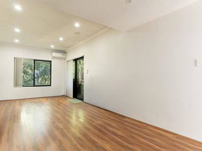 210/348 Railway Parade, Beckenham WA 6107
