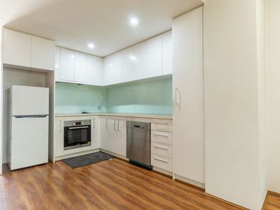210/348 Railway Parade, Beckenham WA 6107