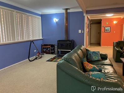 12 Regan Street, Meekatharra WA 6642