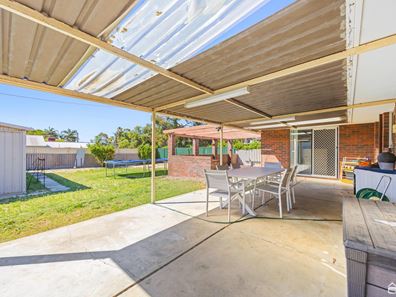 12 Harlow Court, Camillo WA 6111