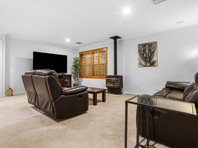 10 Tiberias Rise, Atwell WA 6164