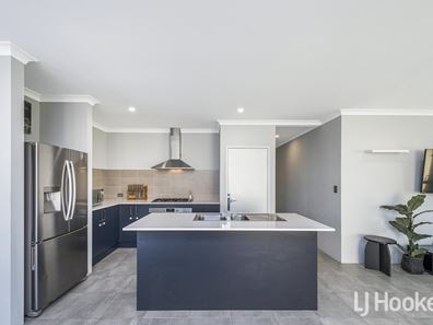 166 Kokoda Boulevard, Byford WA 6122