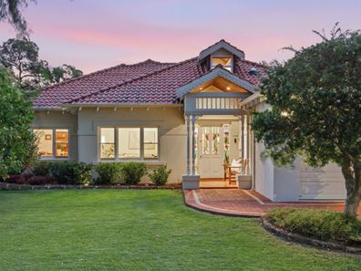 19 Reynolds Road, Applecross WA 6153