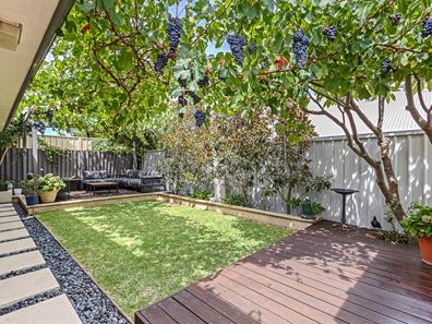 4/31-33 Bower Street, Doubleview WA 6018