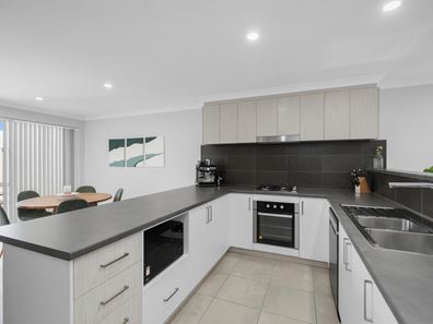 21 Plunkett Turn, Canning Vale WA 6155