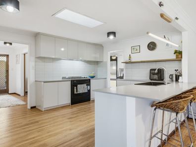 18 Allamanda Way, Forrestfield WA 6058