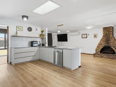 18 Allamanda Way, Forrestfield WA 6058