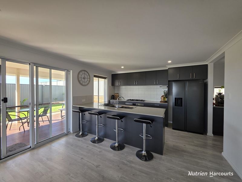 13 Karroo Vista, Bayonet Head WA 6330
