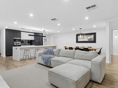 6 Koroit Way, Aveley WA 6069