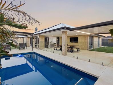 6 Koroit Way, Aveley WA 6069