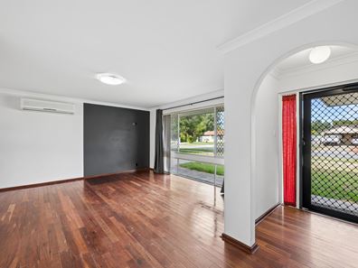 11 Elvington Way, Thornlie WA 6108