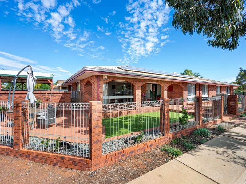 45 Cotter Street North, Hannans