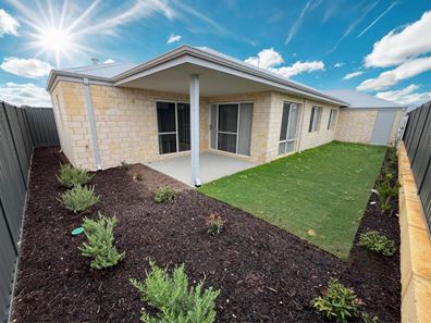 25 Hitter Street, Yanchep WA 6035
