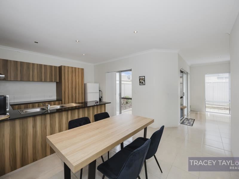 24 Hollyford Parade, Butler