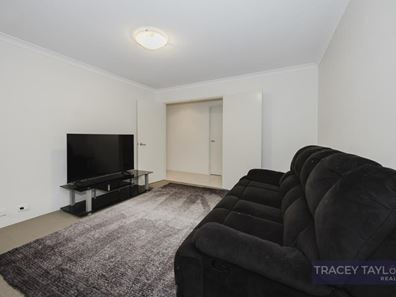 24 Hollyford Parade, Butler WA 6036
