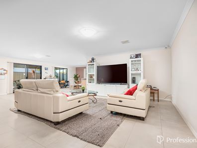 27 Waterwitch Outlook, Wandina WA 6530