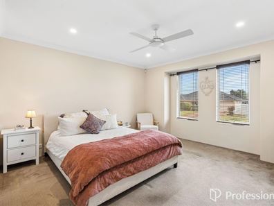 11 Silverpan Way, Byford WA 6122