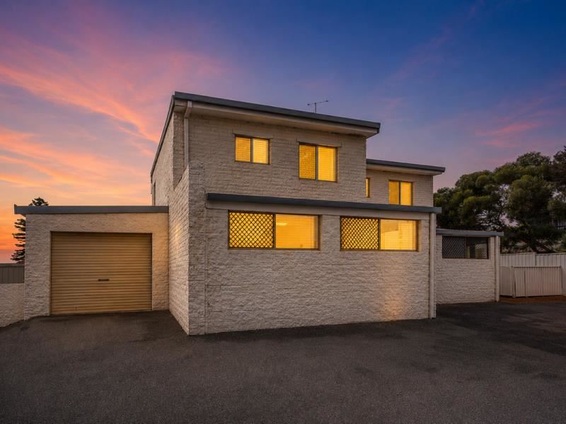 7/36A Halls Head Parade, Halls Head