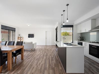 11 Mayor Street, Harrisdale WA 6112