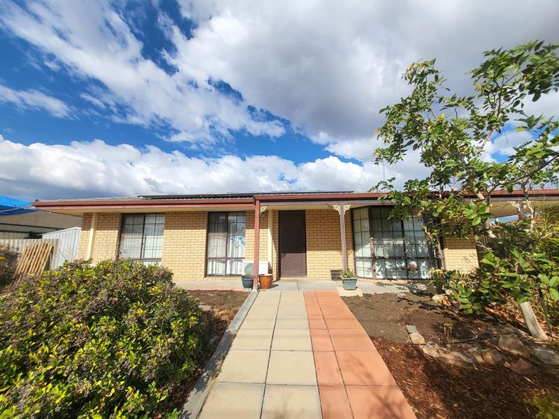 37 Clarke St, East Cannington WA 6107