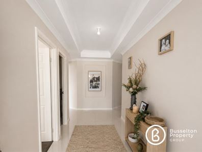 34 Santons Approach, Yalyalup WA 6280