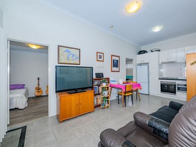 18/13 Spring Avenue, Midland WA 6056
