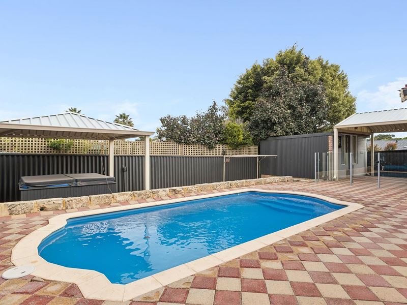 81 SHEPHERDS BUSH DRIVE, Kingsley WA 6026