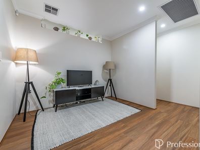 21 Brilliance Avenue, Eglinton WA 6034