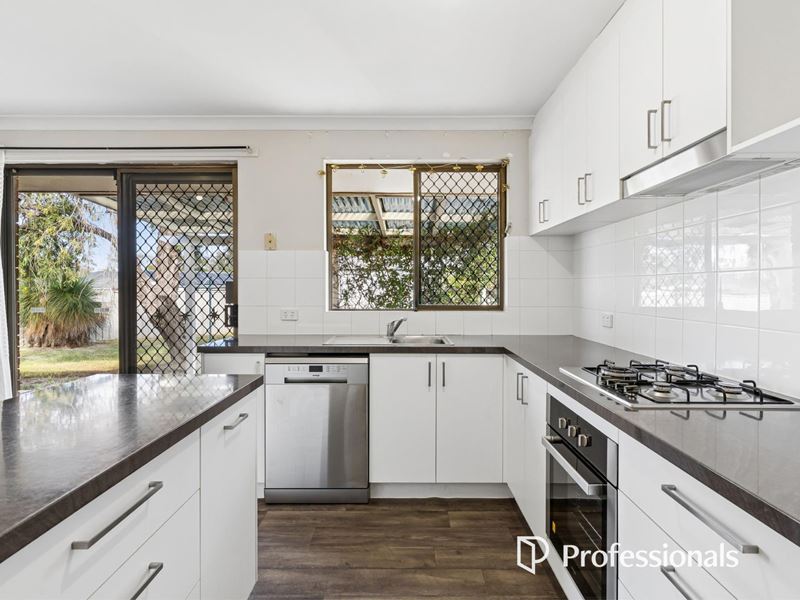 30 Moira Avenue, Forrestfield WA 6058