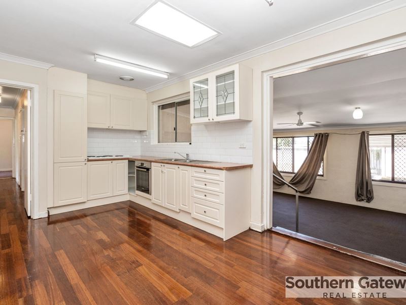 10 Cockman Way, Orelia WA 6167