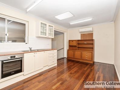 10 Cockman Way, Orelia WA 6167