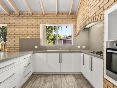 17 Findlay Road, Leeming WA 6149