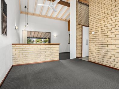17 Findlay Road, Leeming WA 6149