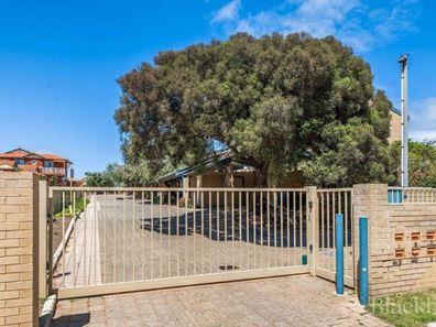 2/260 West Coast Highway, Scarborough WA 6019