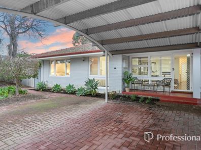 15L Calvert Way, Girrawheen WA 6064
