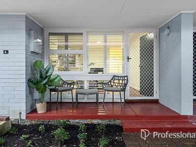 15L Calvert Way, Girrawheen WA 6064