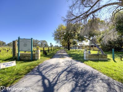179 Memorial Avenue, Baskerville WA 6056
