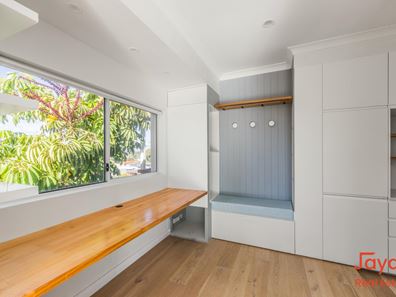10 Michael Road, Waikiki WA 6169