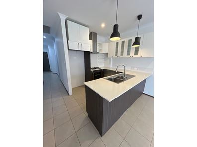 4 Mickle Alley, Ellenbrook WA 6069