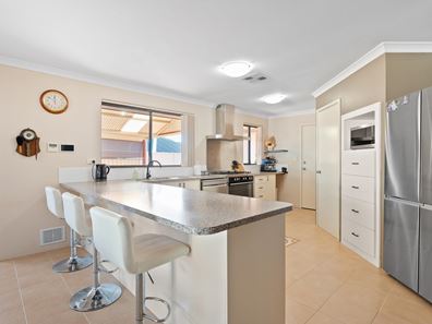 45 Cleland  Crescent, Baldivis WA 6171
