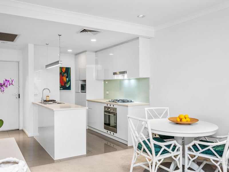 32/188 Newcastle Street, Perth