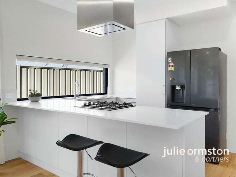 16A Edgewater Drive, Edgewater