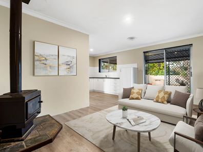 10 Glenhurst Court, Camillo WA 6111