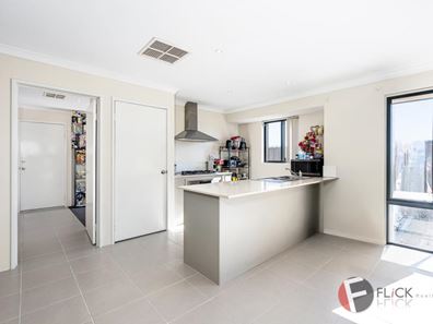 10 Fishbone Turn, Banksia Grove WA 6031