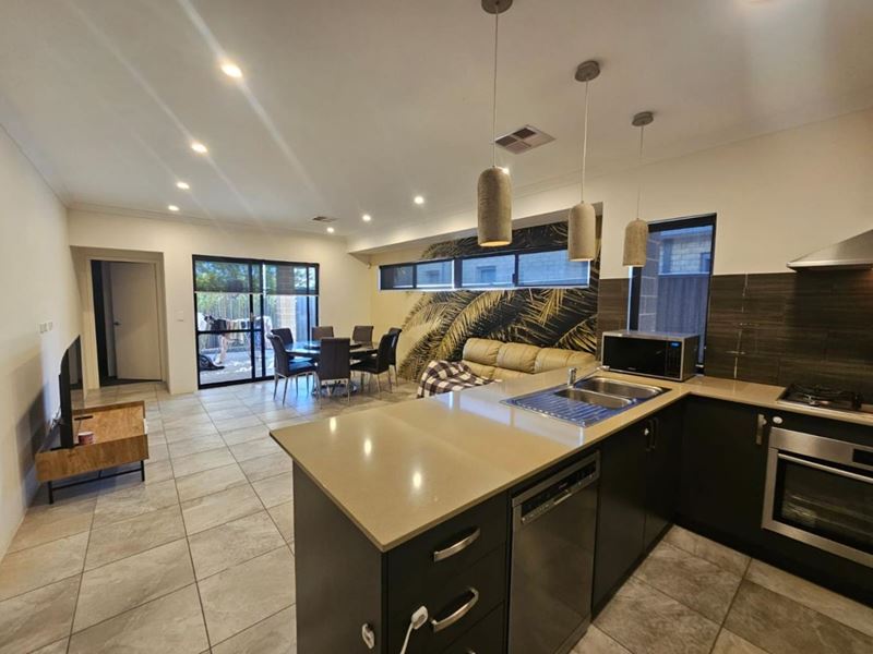 7 Windermere Blvd, Aveley