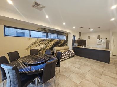 7 Windermere Blvd, Aveley WA 6069