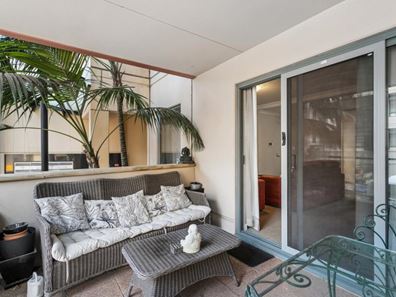 1/118 Mounts Bay Road, Perth WA 6000